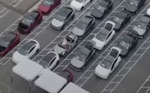 平價版特斯拉即將登場？工廠神秘車型引發市場猜想